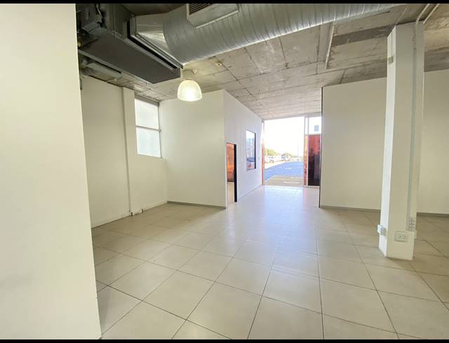 152M² OFFICE FOR SALE IN PAARDEN EILAND